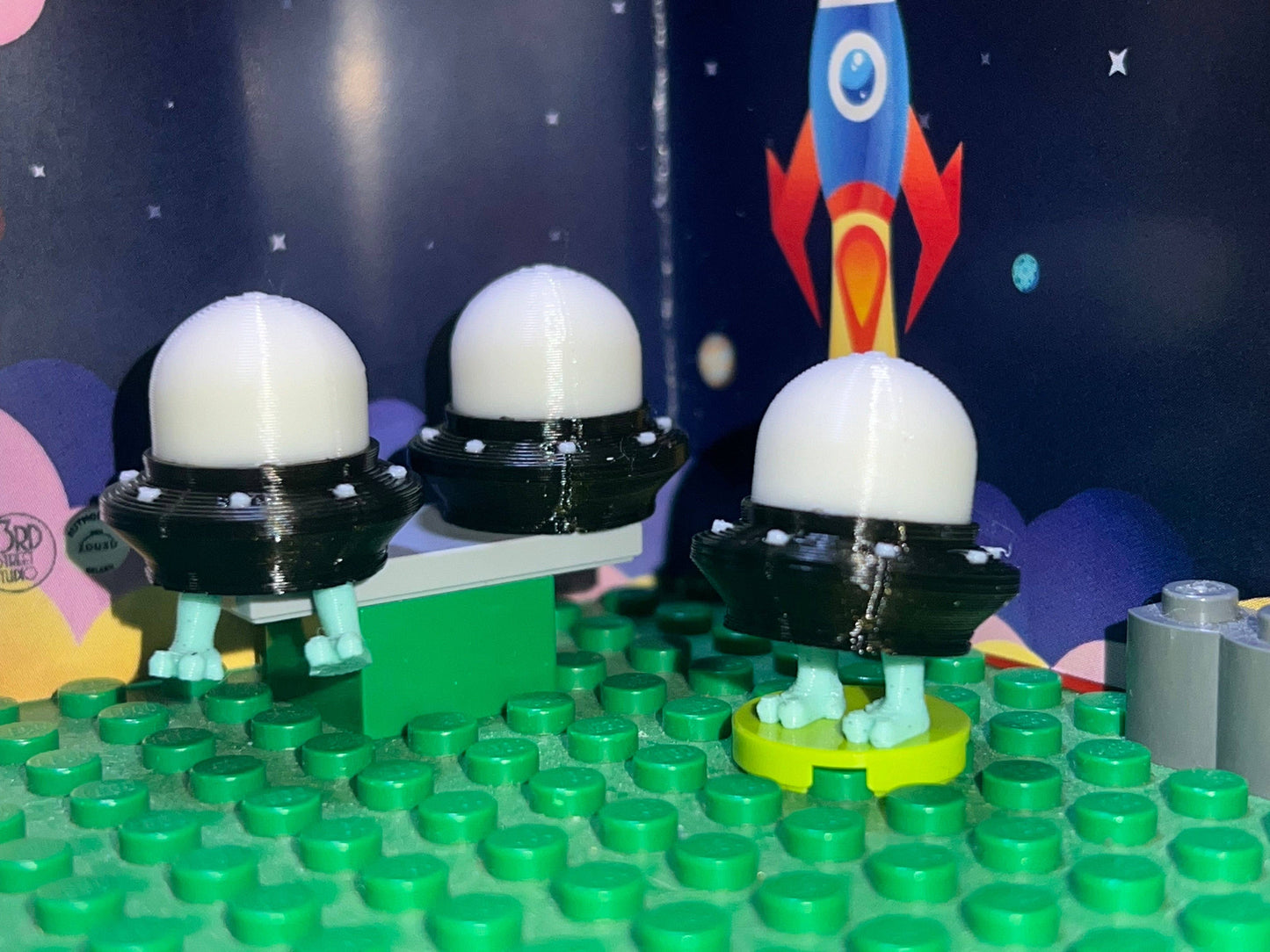 UFO - Fidget Friend - Includes Play Scene