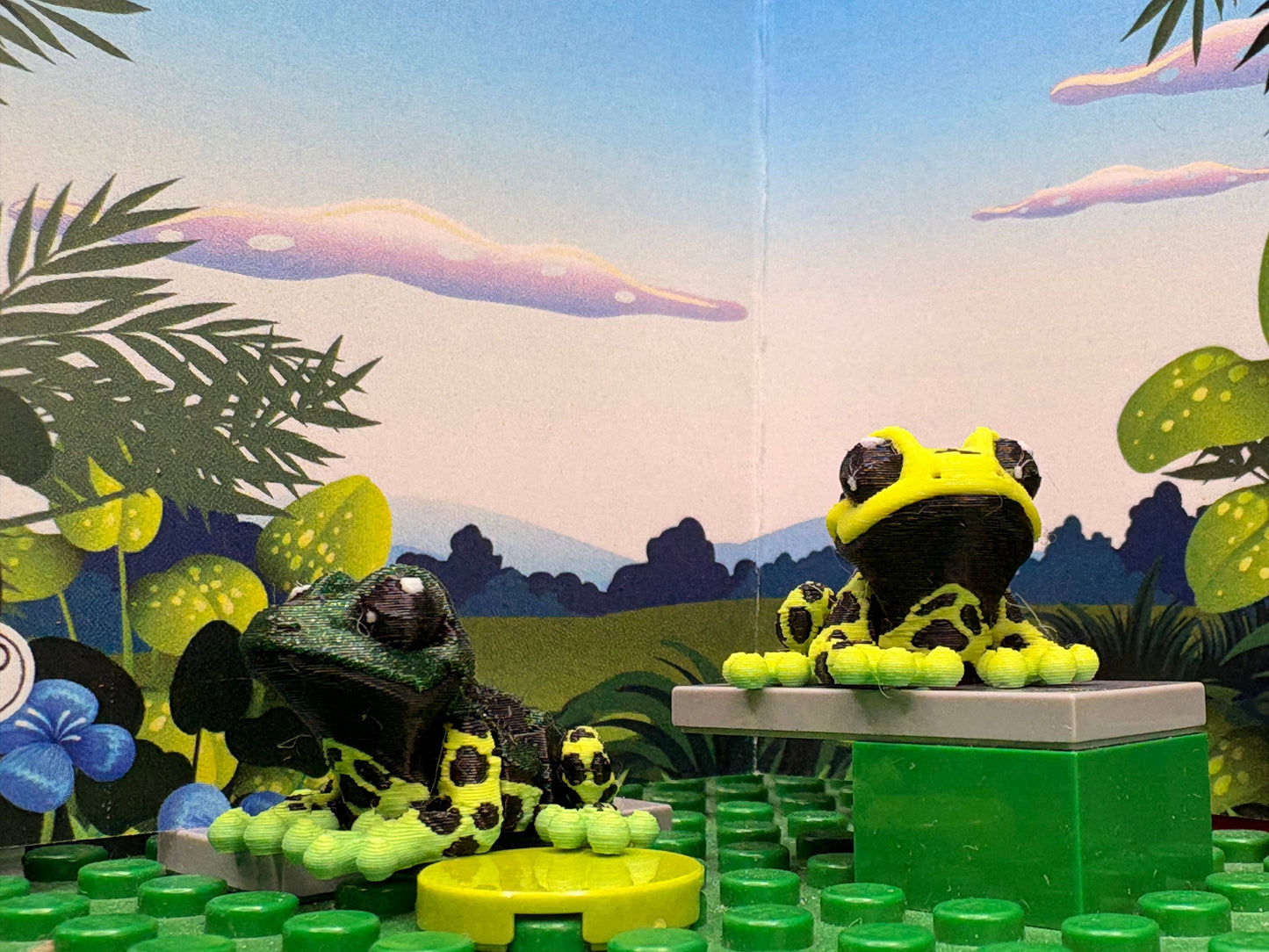 Tree Frog - Fidget Friend - Includes Play Scene